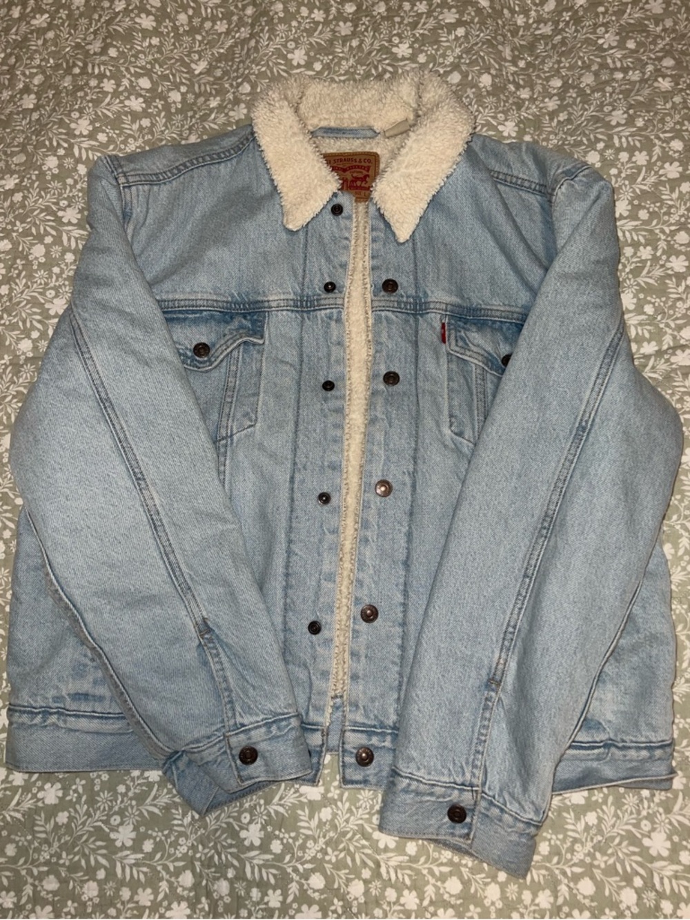 Levi's Light Wash Denim Jacket with Cream Sherpa